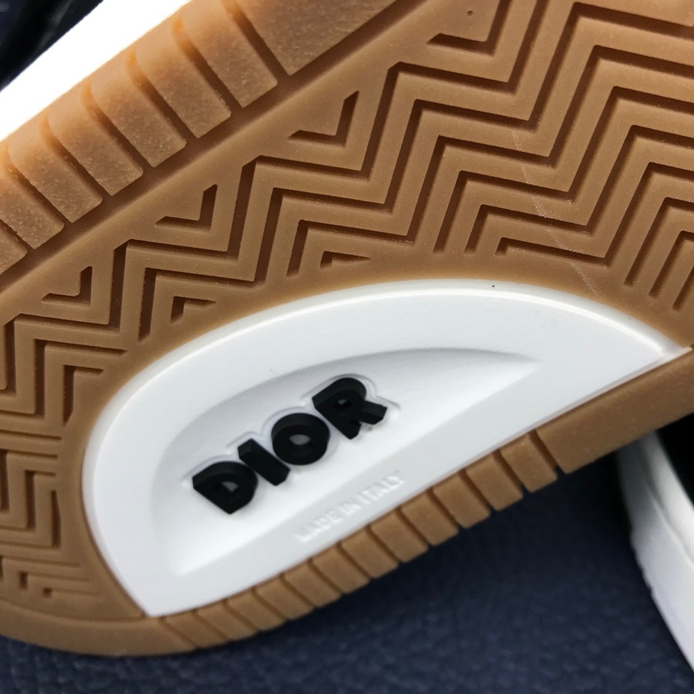 Authentic DIOR Black Smooth Calfskin Sneakers - Picture 2 of 15